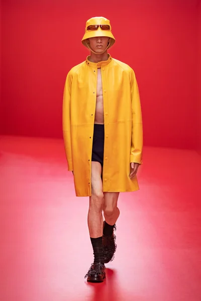 Look 37